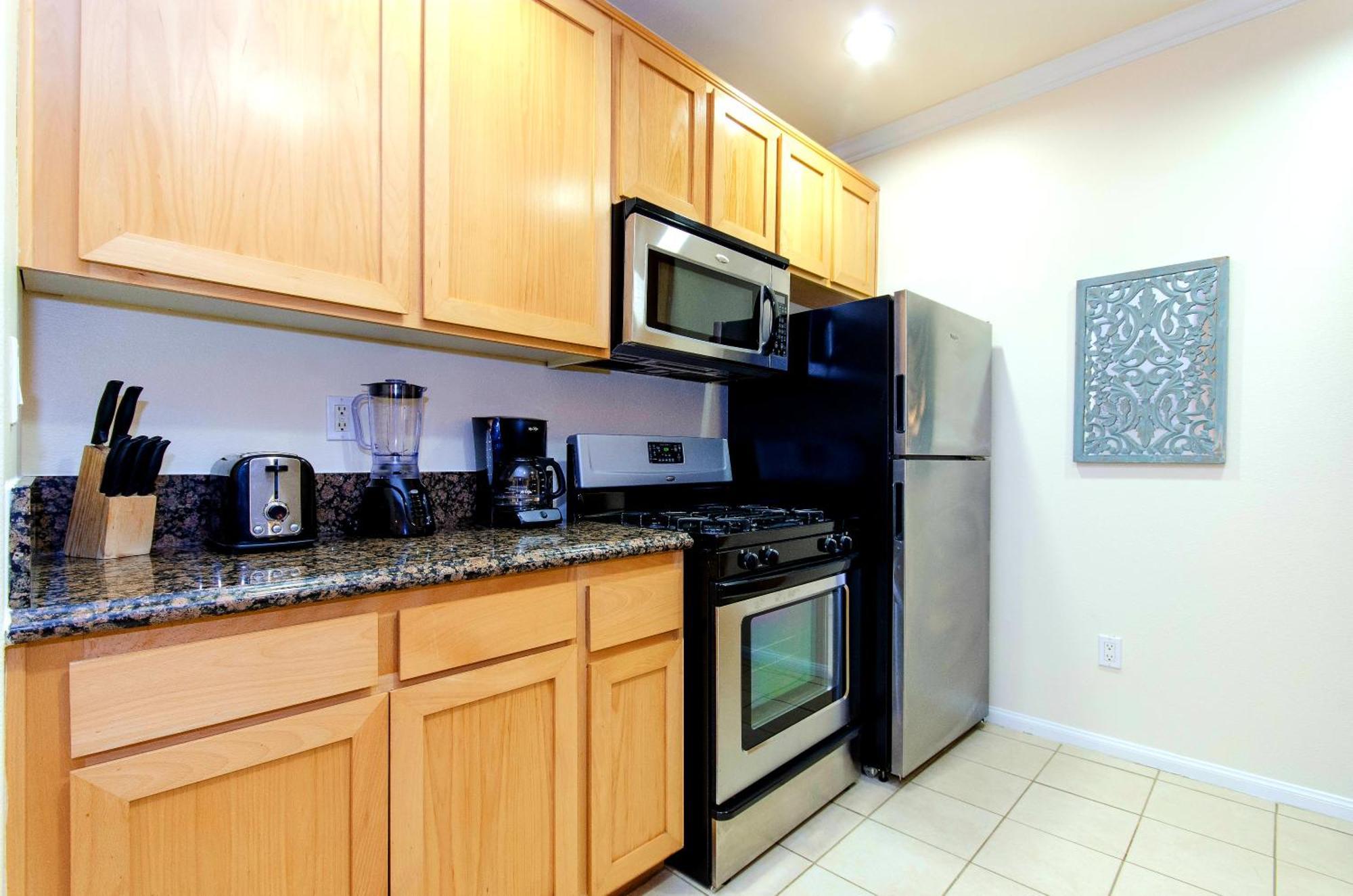 Stylish And Spacious 2 Bedroom Central Location Appartement *